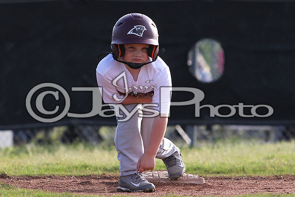 Bomb Squad vs Tigers 6-7 year old (Pitching Machine) 4-27-2015 (©Justin Manning) JWM_0160