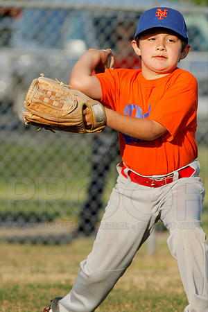 Panthers @ Mets 5-6 year old baseball 4-22-2014 (© Justin Manning) JWM_0145