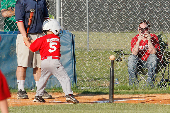 Phillies vs. Razorbacks 5-6 year old baseball 6-3-2014 (© Justin Manning) JWM_0085