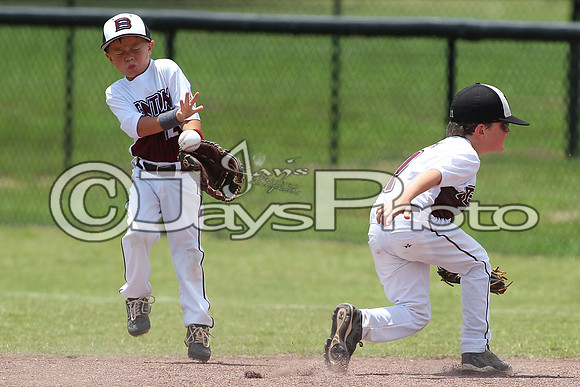 Benton (Cobb) vs. Benton (Jackson) Cal Ripken t-ball All-Stars 7-11-2015 (©Justin Manning) JWM_0012