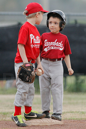 Phillies vs. Razorbacks 5-6 year old baseball 4-3-2014 (© Justin Manning) JWM_0068