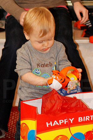 Kaleb's 1st birthday party 10-21-12 (Justin Manning)0012