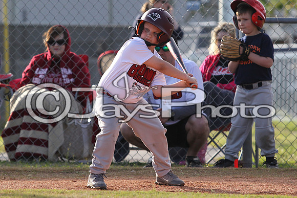 Bomb Squad vs Tigers 6-7 year old (Pitching Machine) 4-27-2015 (©Justin Manning) JWM_0121