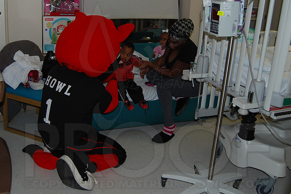 ASU Hospital Visit 1-2-14 (©Justin Manning) JWM_0086