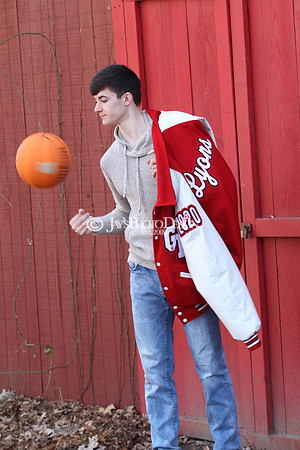 Brayden Lyons senior pictures 12-23-19_0037