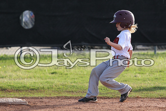 Bomb Squad vs Tigers 6-7 year old (Pitching Machine) 4-27-2015 (©Justin Manning) JWM_0105