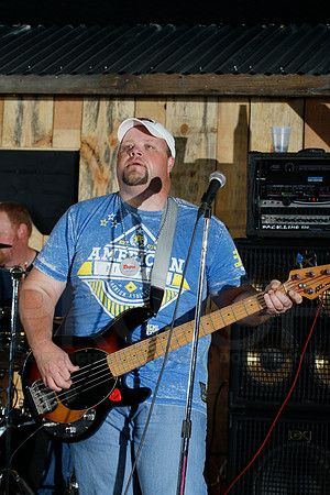 Midnight Hurricanes live at Boogies Bar and Grill 6-14-2014 (© Justin Manning) JWM_0078