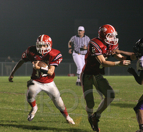 QB Ethan Holicer on the QB sneak.jpg
