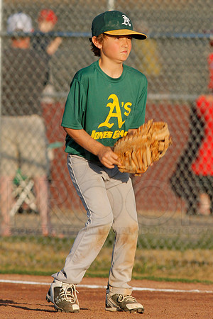 Thunder vs. A's 9-10 year old baseball 4-22-2014 (© Justin Manning) JWM_0049