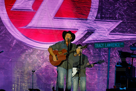 Tracy Lawrence (Brickfest) 6-28-2014 (©Justin Manning) JWM_135
