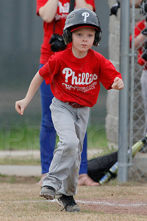 Phillies vs. Razorbacks 5-6 year old baseball 4-3-2014 (© Justin Manning) JWM_0229