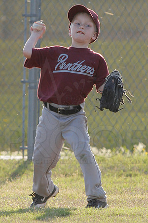 Panthers @ Mets 5-6 year old baseball 4-22-2014 (© Justin Manning) JWM_0172
