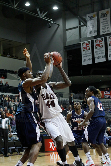 FAU @ UALR 1-24-13 (Justin Manning)0097