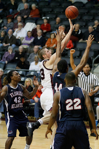 FAU @ UALR 1-24-13 (Justin Manning)0353