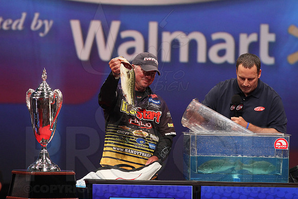 FLW Forrest Wood Cup Day final day 8-18-13 (© Justin Manning) JWM0389