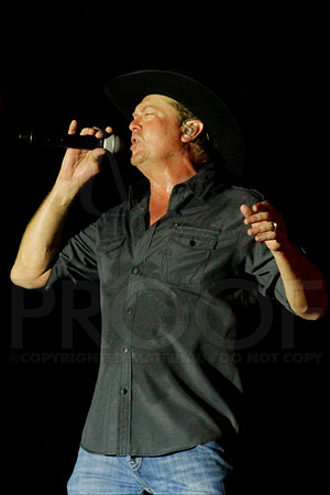 Tracy Lawrence (Brickfest) 6-28-2014 (©Justin Manning) JWM_170
