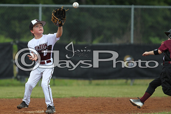 Benton (Cobb) vs. Benton 5-6 year old All-Stars 6-14-2015 (©Justin Manning) JWM_0083