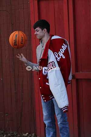 Brayden Lyons senior pictures 12-23-19_0023