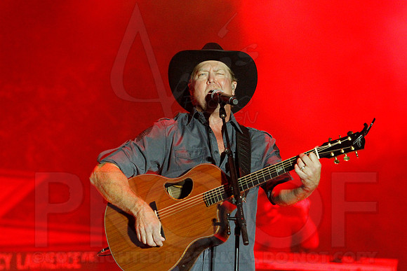 Tracy Lawrence (Brickfest) 6-28-2014 (©Justin Manning) JWM_043