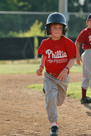 Phillies vs. Razorbacks 5-6 year old baseball 6-3-2014 (© Justin Manning) JWM_0027