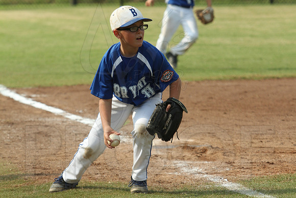 Benton-Midkiff vs. Bryant-Griffin 8 year old (Cal Ripken) 7-20-2014 (©Justin Manning) JWM_313