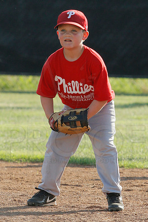 Phillies vs. Razorbacks 5-6 year old baseball 6-3-2014 (© Justin Manning) JWM_0009