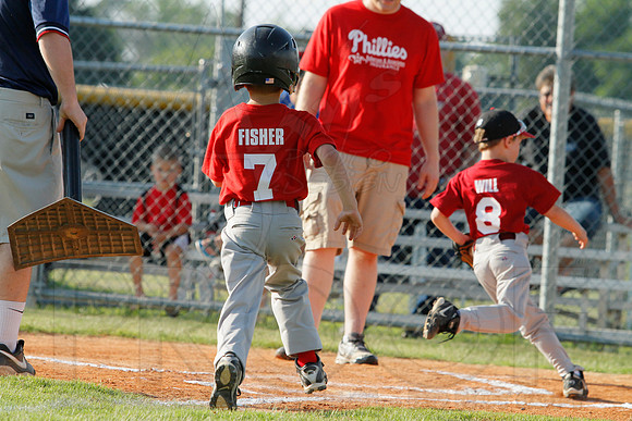 Phillies vs. Razorbacks 5-6 year old baseball 6-3-2014 (© Justin Manning) JWM_0068