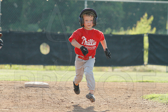 Phillies vs. Razorbacks 5-6 year old baseball 6-3-2014 (© Justin Manning) JWM_0066