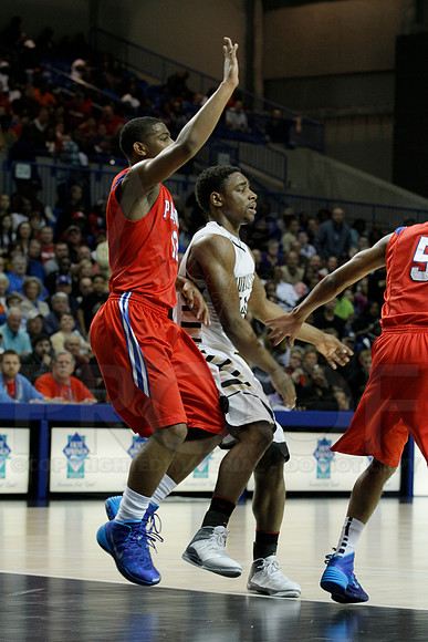 Jonesboro vs. Little Rock Parkview 6A State Boys State Finals 3-15-2014 (© Justin Manning) JWM_0169