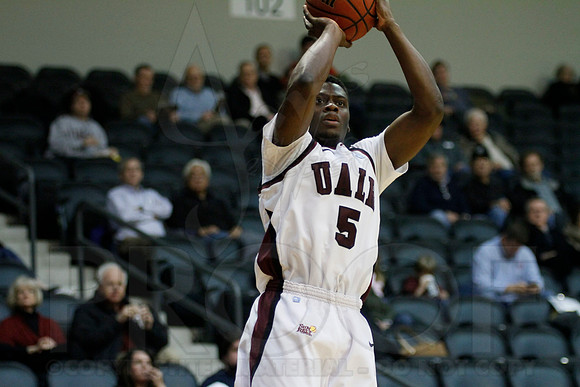 FAU @ UALR 1-24-13 (Justin Manning)0070