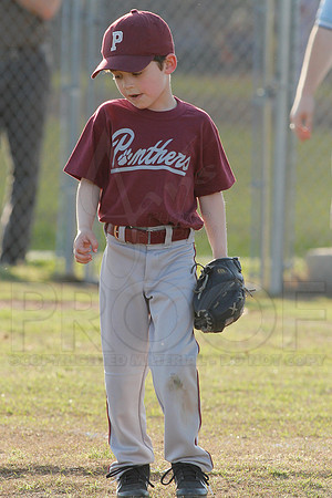 Panthers @ Mets 5-6 year old baseball 4-22-2014 (© Justin Manning) JWM_0178