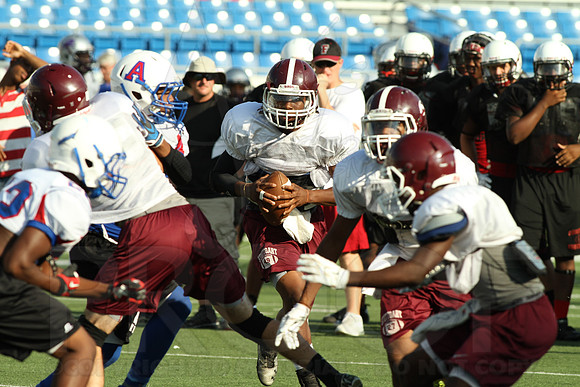 War Memorial 7 on 7 football 7-29-2014 (©Justin Manning) JWM_016