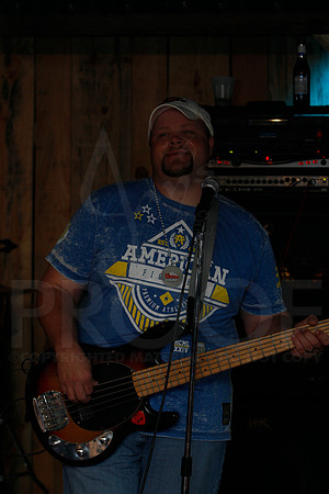 Midnight Hurricanes live at Boogies Bar and Grill 6-14-2014 (© Justin Manning) JWM_0119
