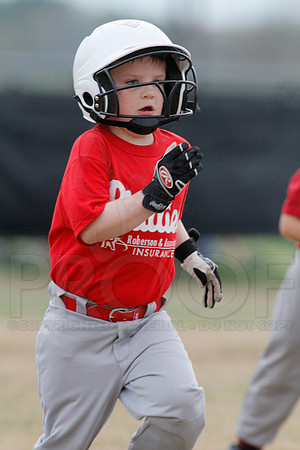Phillies vs. Razorbacks 5-6 year old baseball 4-3-2014 (© Justin Manning) JWM_0153