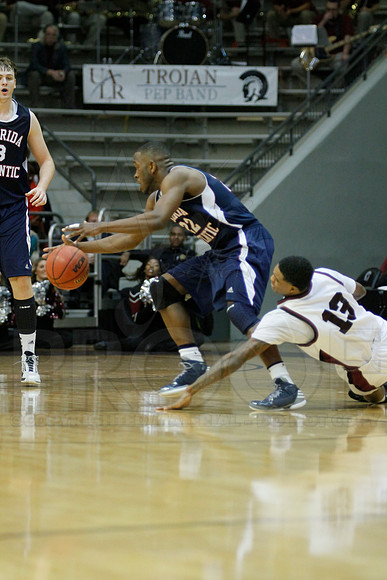 FAU @ UALR 1-24-13 (Justin Manning)0361
