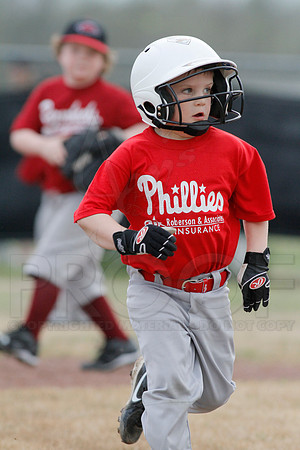 Phillies vs. Razorbacks 5-6 year old baseball 4-3-2014 (© Justin Manning) JWM_0149