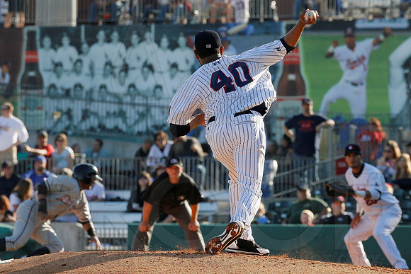NW Arkansas Naturals @ Arkansas Travelers 4-21-12(Justin Manning)147