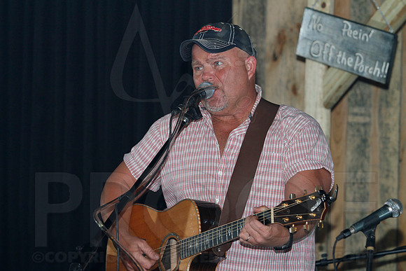 Midnight Hurricanes live at Boogies Bar and Grill 6-14-2014 (© Justin Manning) JWM_0120