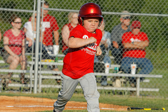 Phillies vs. Razorbacks 5-6 year old baseball 6-3-2014 (© Justin Manning) JWM_0185