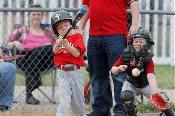 Phillies vs. Razorbacks 5-6 year old baseball 4-3-2014 (© Justin Manning) JWM_0212