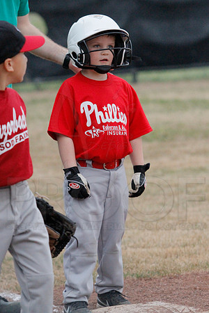 Phillies vs. Razorbacks 5-6 year old baseball 4-3-2014 (© Justin Manning) JWM_0337