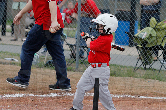 Phillies vs. Razorbacks 5-6 year old baseball 4-3-2014 (© Justin Manning) JWM_0294