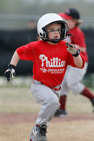 Phillies vs. Razorbacks 5-6 year old baseball 4-3-2014 (© Justin Manning) JWM_0148