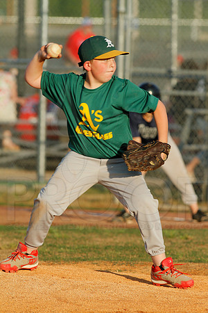 Thunder vs. A's 9-10 year old baseball 4-22-2014 (© Justin Manning) JWM_0026