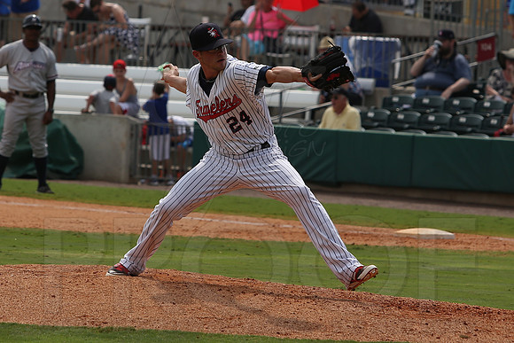 Northwest Arkansas Naturals @ Arkansas Travelers 9-2-13 (© Justin Manning) JWM0209