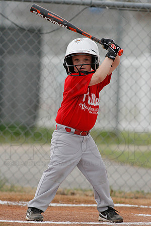 Phillies vs. Razorbacks 5-6 year old baseball 4-3-2014 (© Justin Manning) JWM_0075