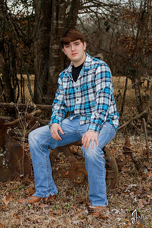 Austin Hicks senior pictures 12-29-13 (�Justin Manning) (�Justin Manning) (�Justin Manning) JWM_0046