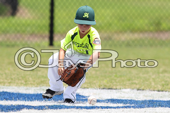 Benton vs. Harrison Cal Ripken t-ball All-Stars 7-10-2015 (©Justin Manning) JWM_0043