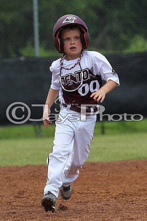Benton (Cobb) vs. Benton 5-6 year old All-Stars 6-14-2015 (©Justin Manning) JWM_0033
