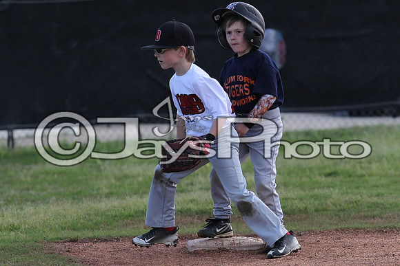 Bomb Squad vs Tigers 6-7 year old (Pitching Machine) 4-27-2015 (©Justin Manning) JWM_0077